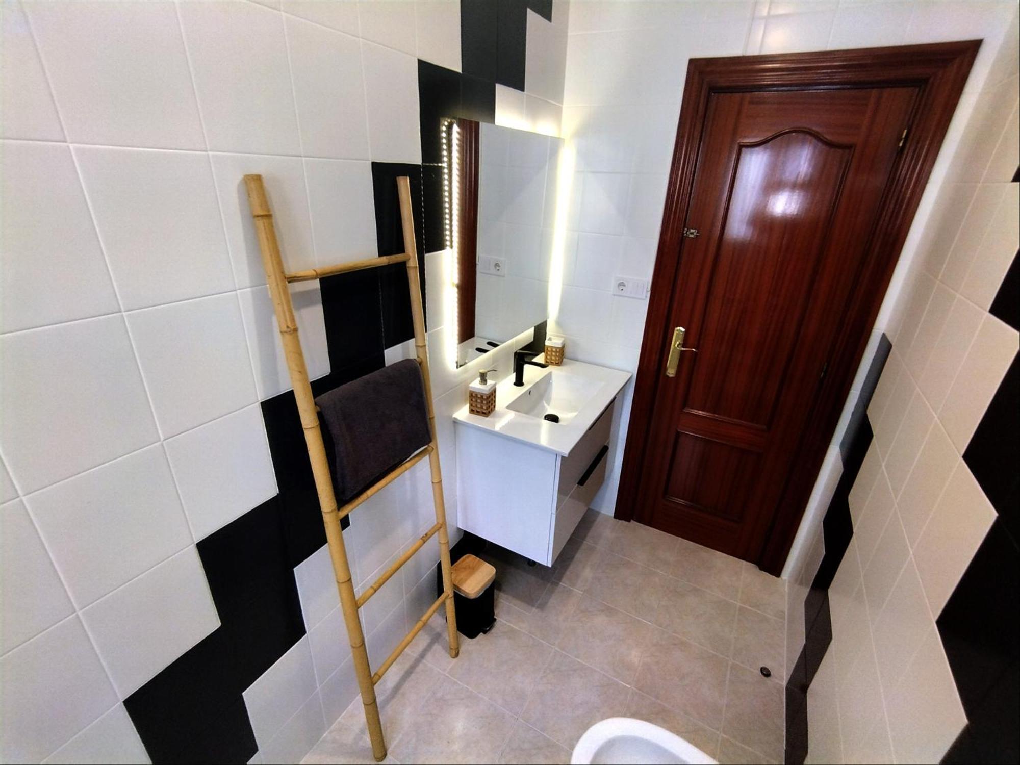 Habitaciones En Apartamento Compartido W Host 알리칸테 외부 사진