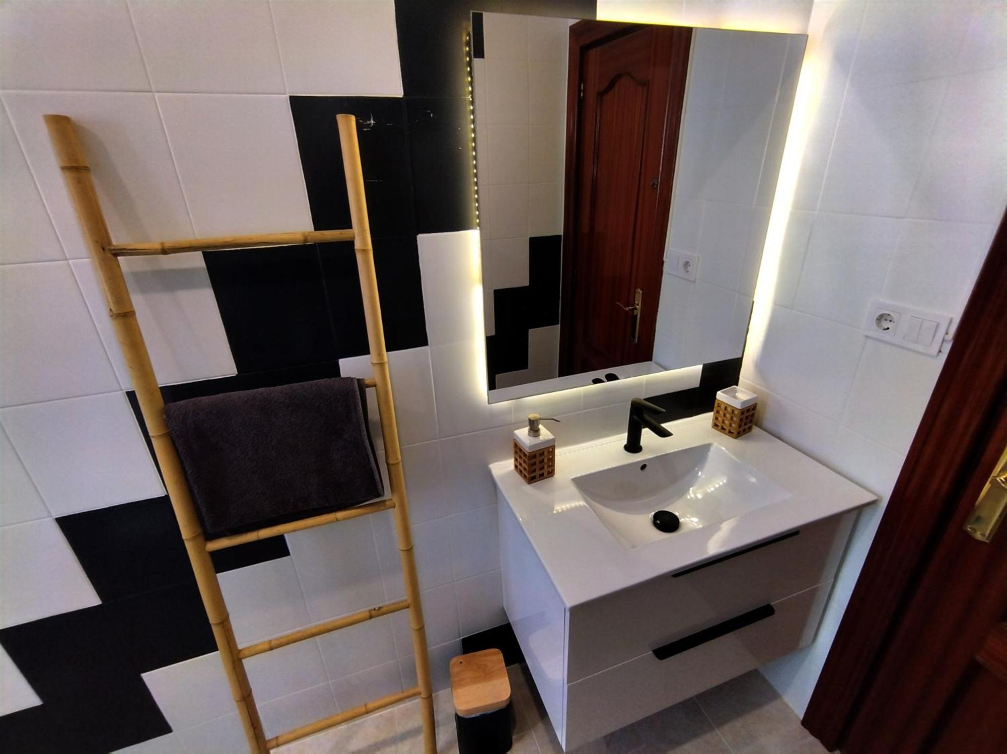 Habitaciones En Apartamento Compartido W Host 알리칸테 외부 사진